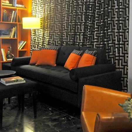Hive Hotel Quezon City Exterior photo