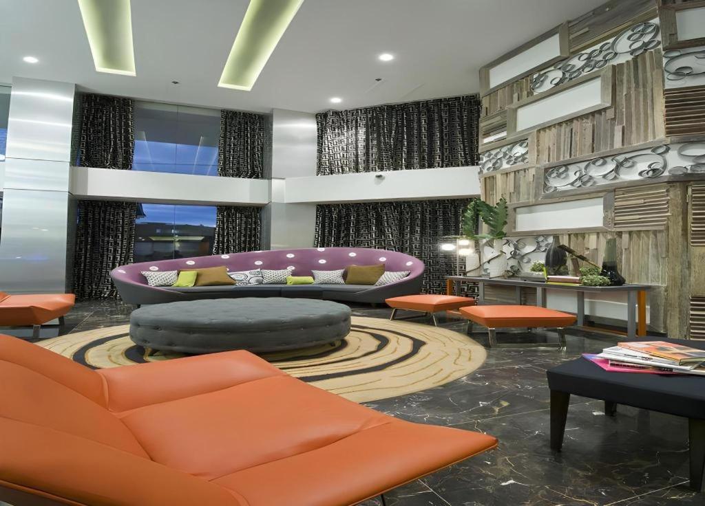 Hive Hotel Quezon City Exterior photo